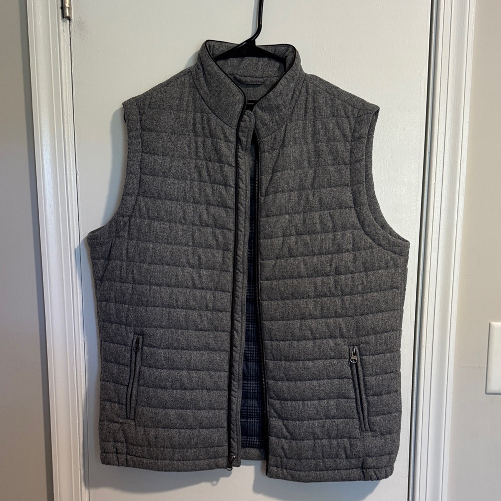 Jos A Bank Reserve Gray Quilted Vest